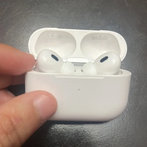 AirPod pros gen 2. They’re new. Never worn, they’re opened